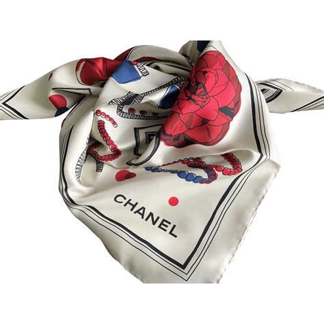 foulard chanel pas cher|Foulards Chanel femme occasion .